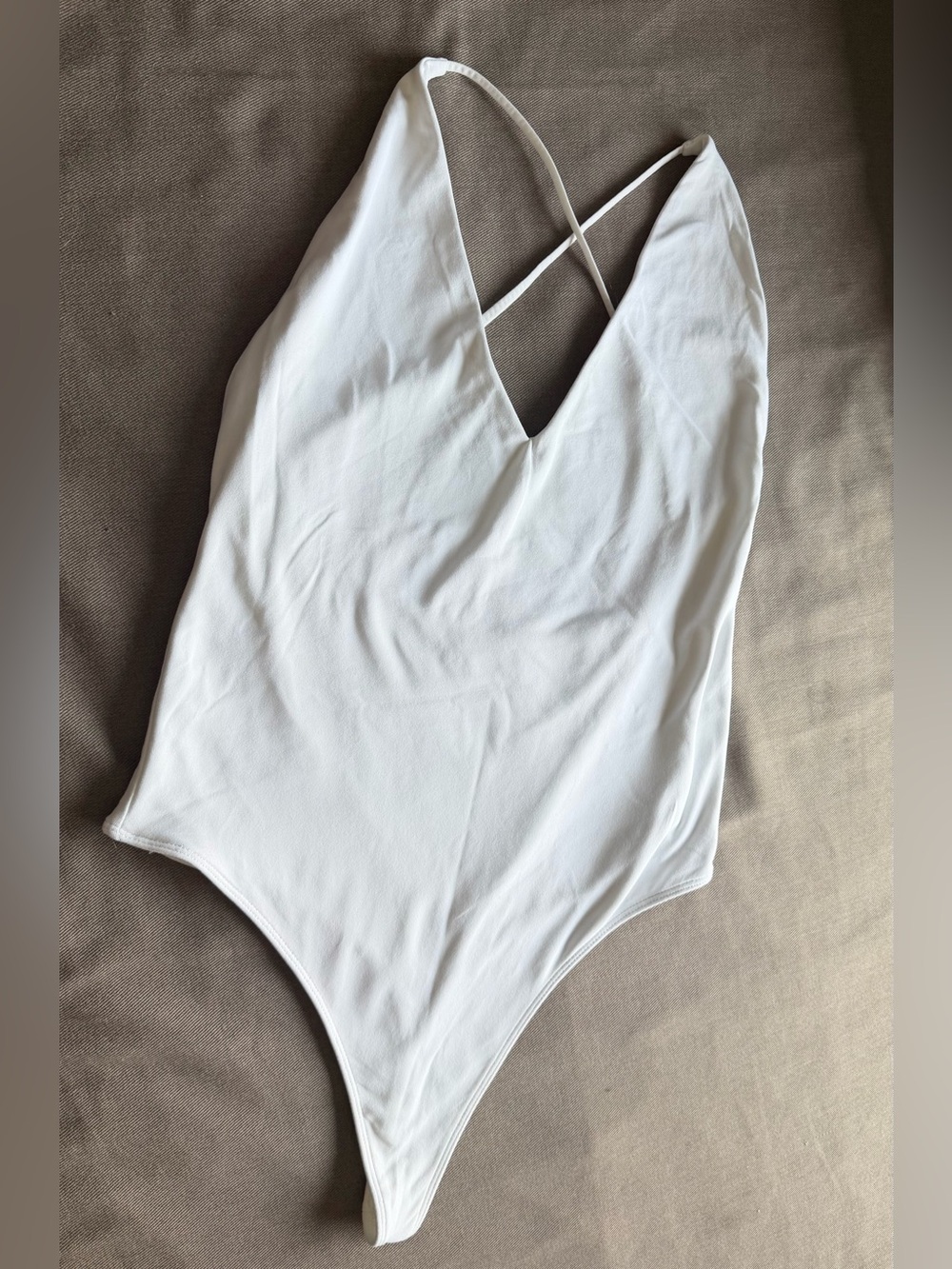 Aritzia Babaton White Crossback V-Neck Bodysuit
